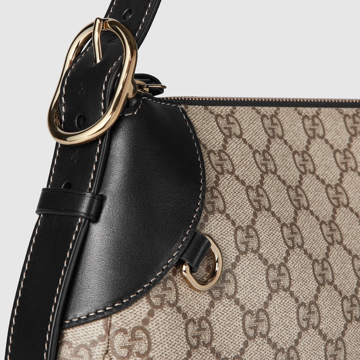 GG Emblem medium shoulder bag - 4