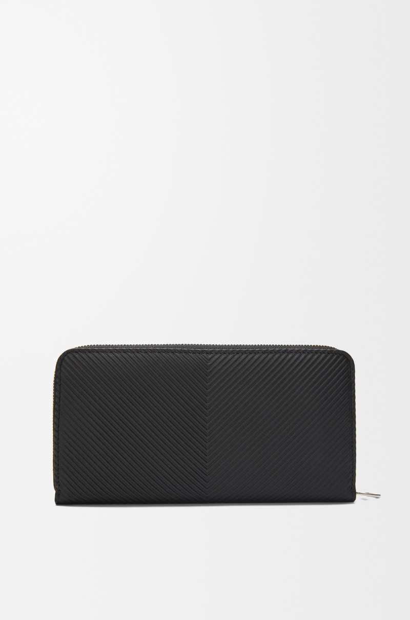 Zip around wallet in textured classic calfskin 3