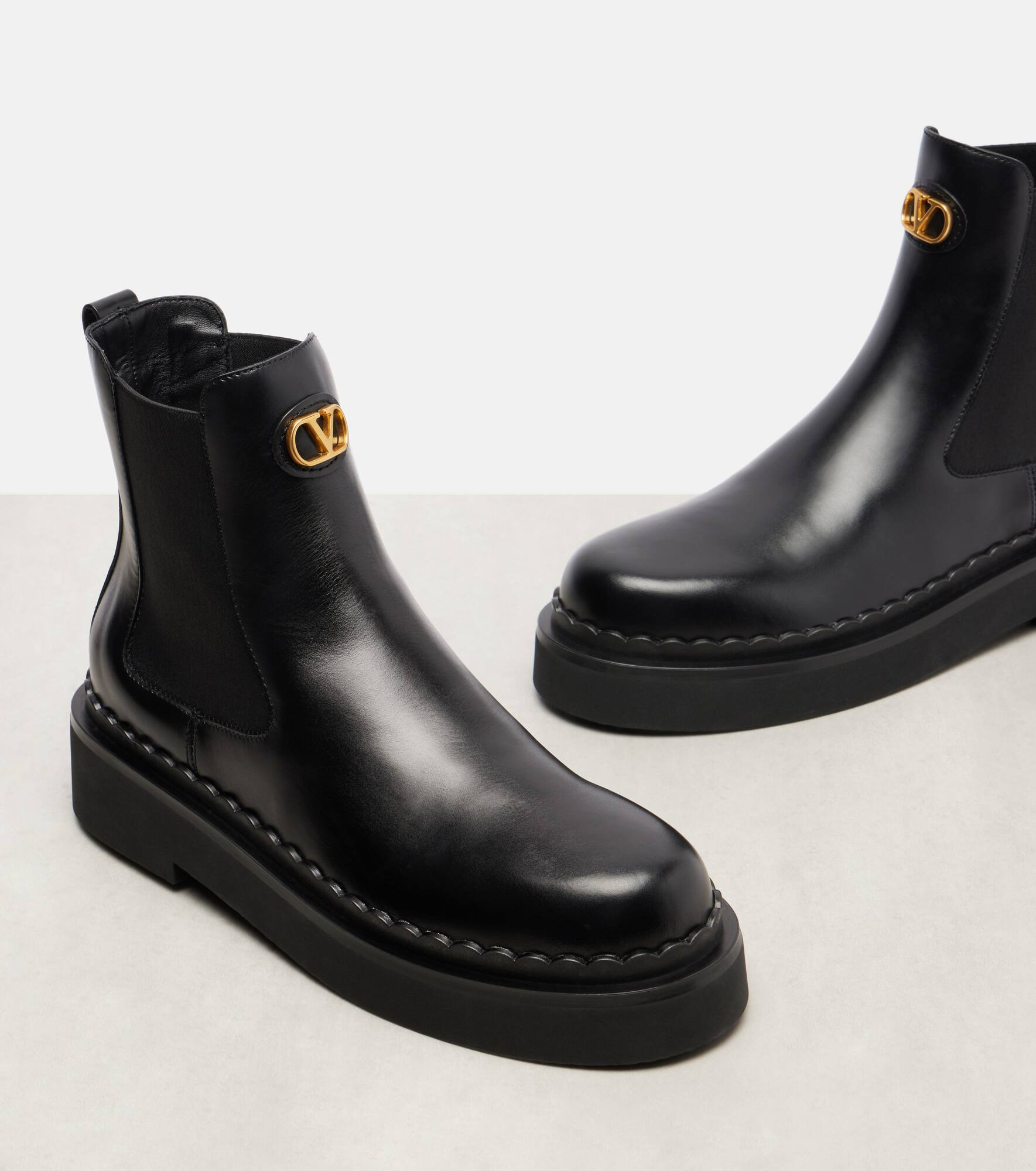 VLogo Signature leather ankle boots - 5