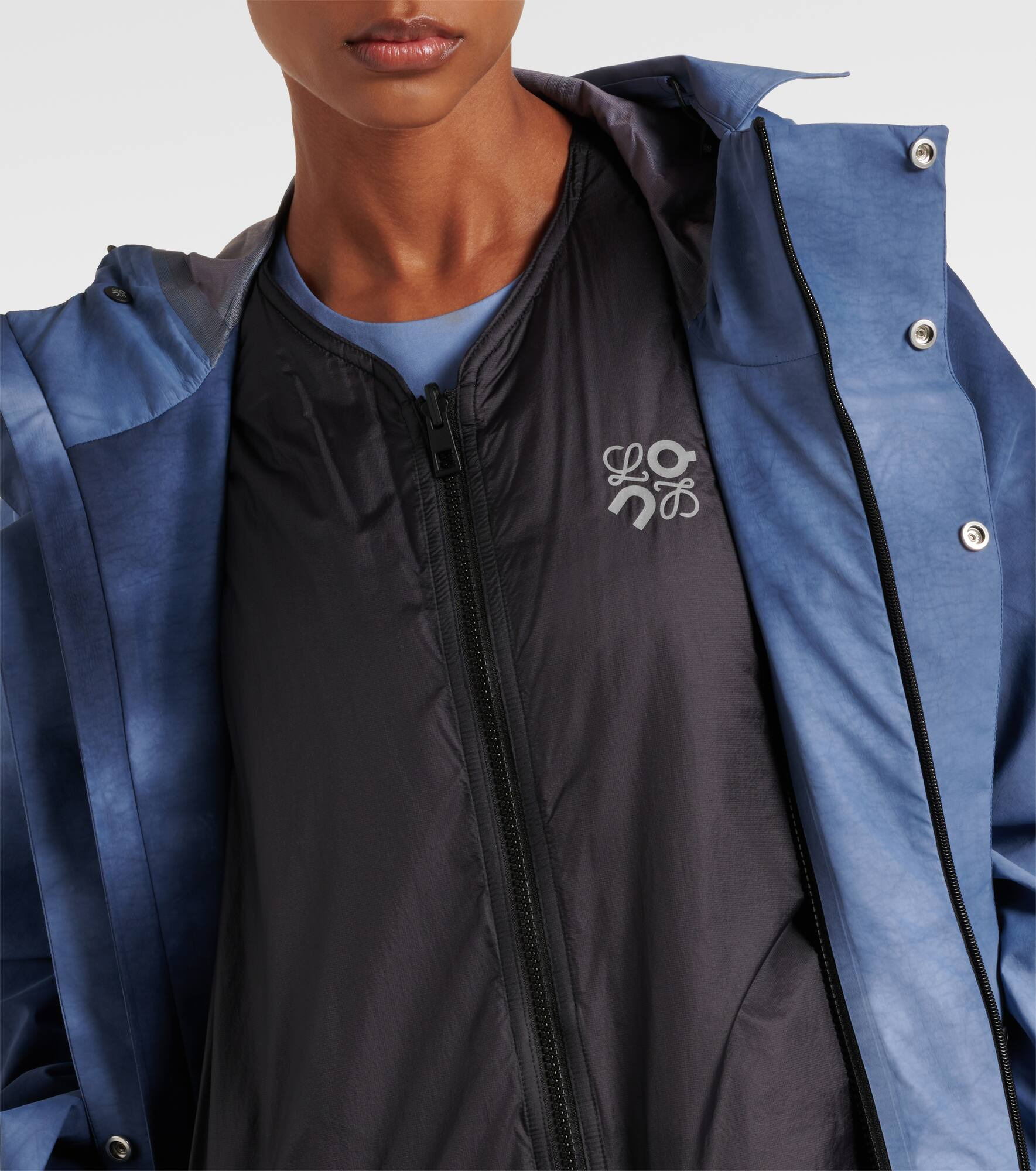 x On technical jacket - 6