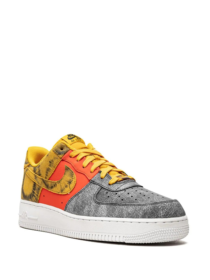 Nike Air Force 1 '07 LV8 sneakers outlook