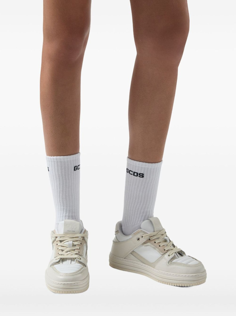 lace-up low-top sneakers 5