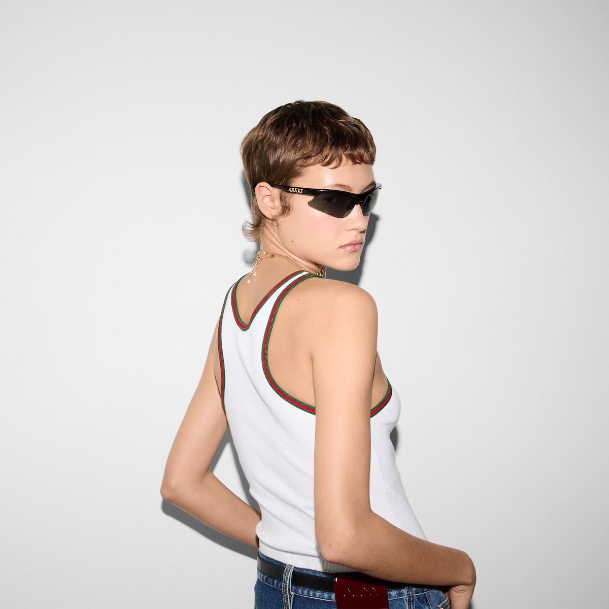 ＊GUCCI＊ Mask Shaped Frame Sunglasses GUCCI Mask-shaped frame sunglasses | REVERSIBLE