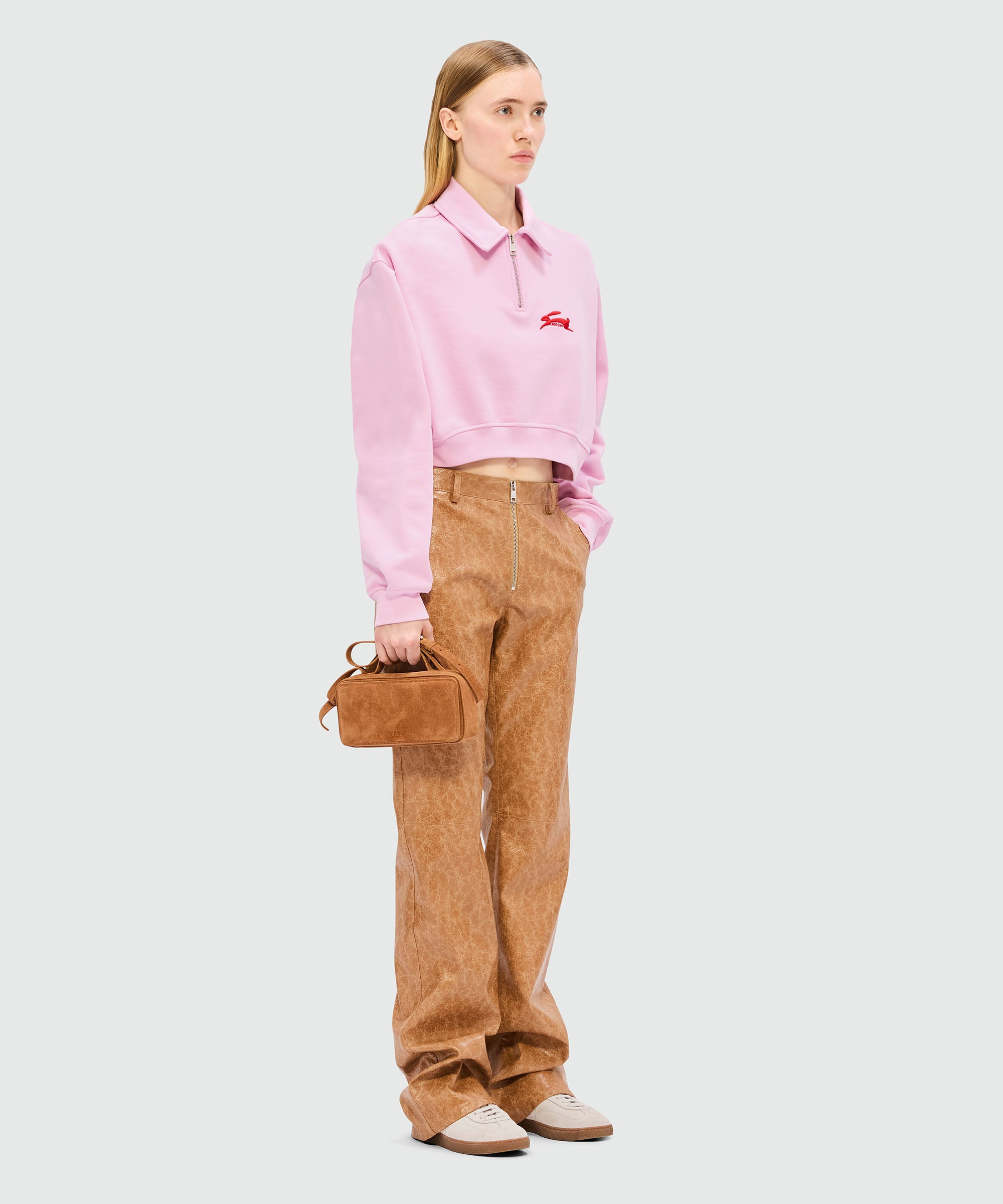Pink cropped sweatshirt with 3D "Follow the Rabbit®" embroidery - 4