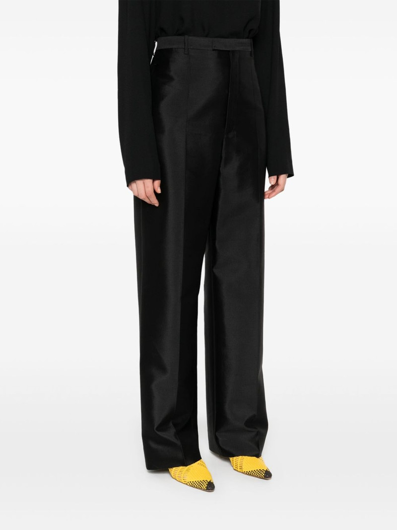 high-waisted trousers 3