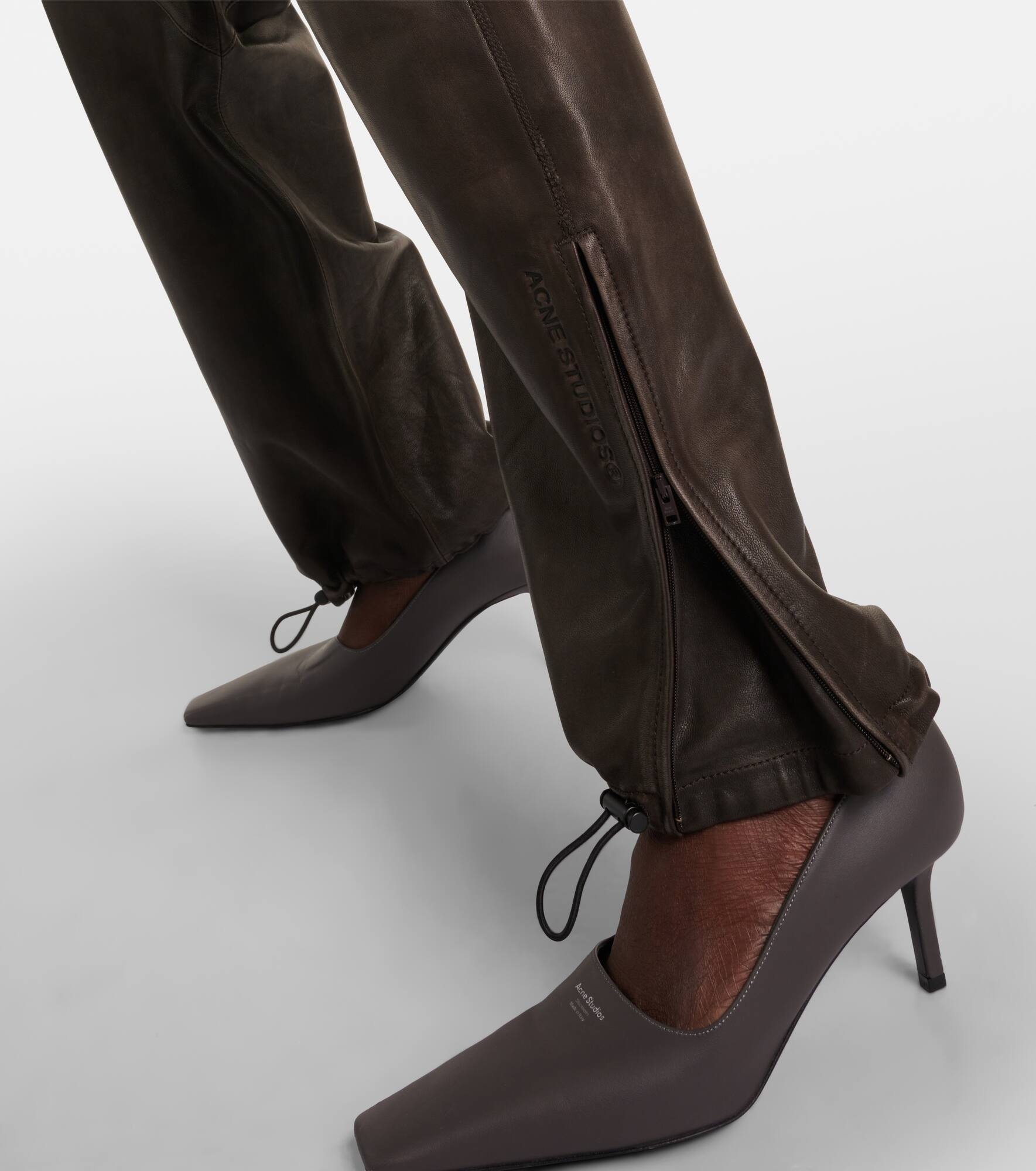 Embossed leather sweatpants - 5