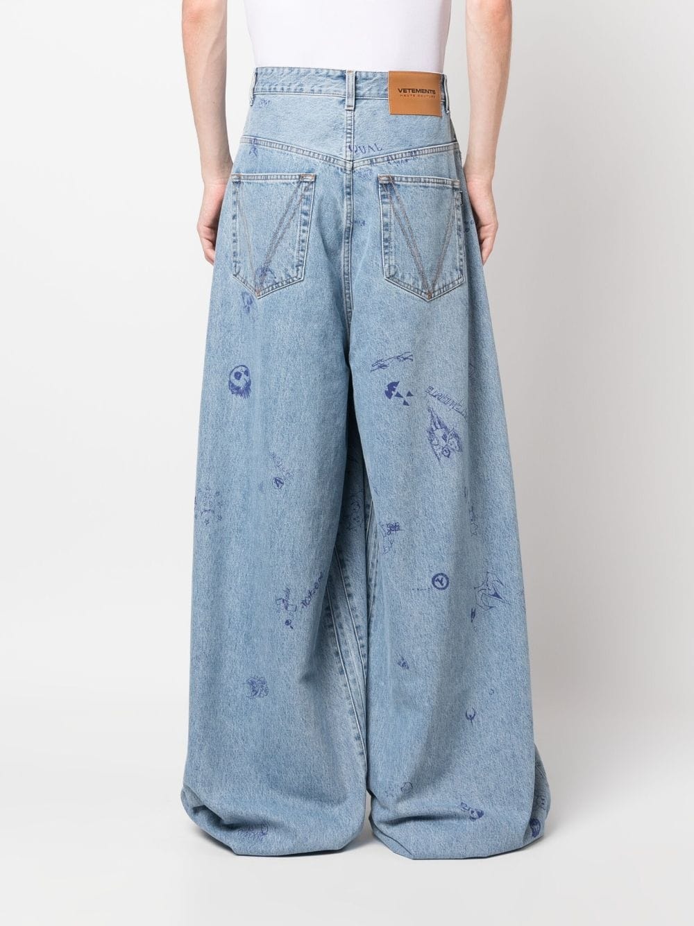 illustration-print baggy jeans - 4