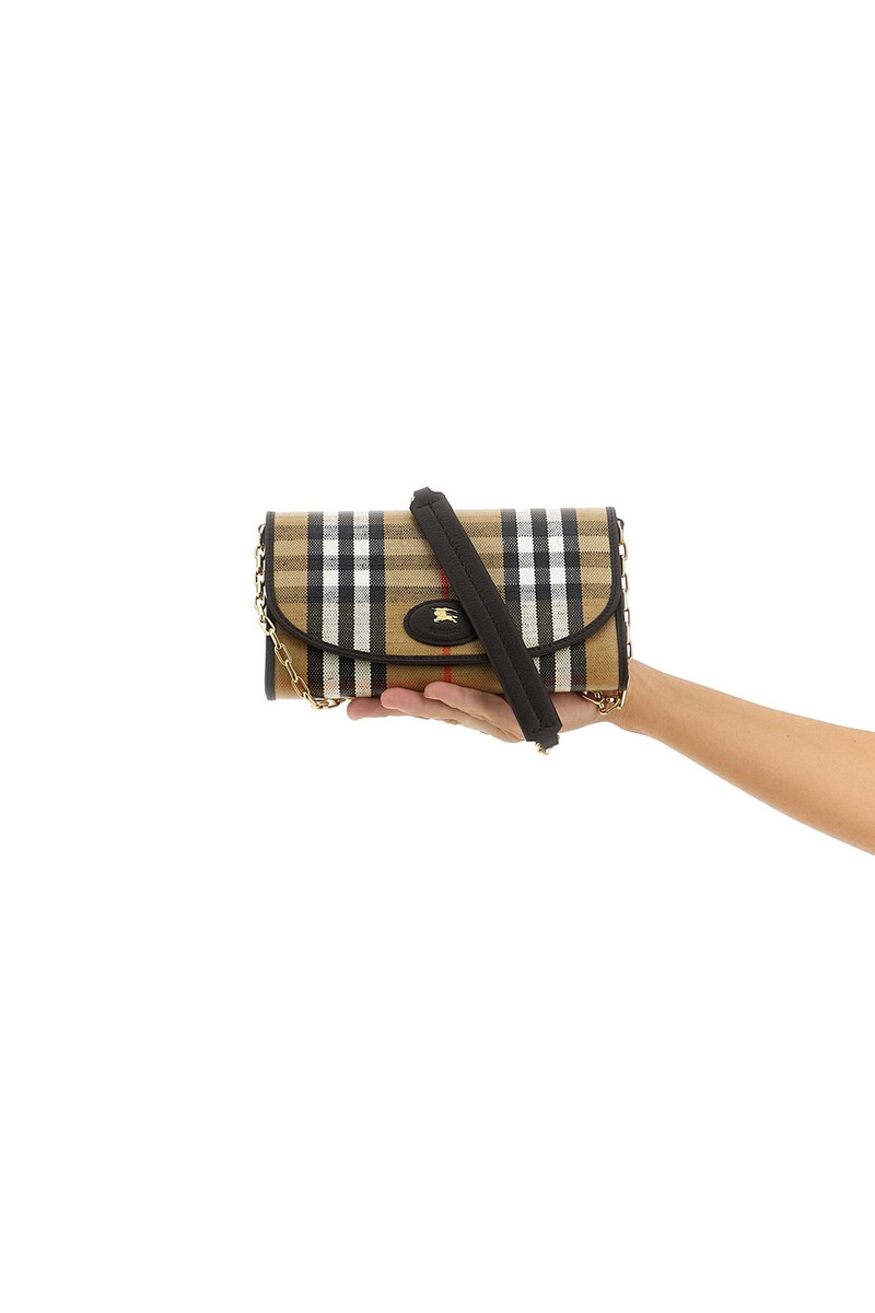 Burberry 'Highlands' wallet on chain outlook