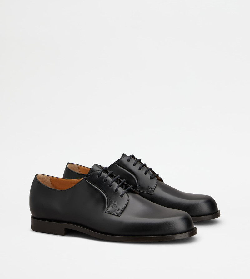 LACE-UPS IN LEATHER - BLACK 2