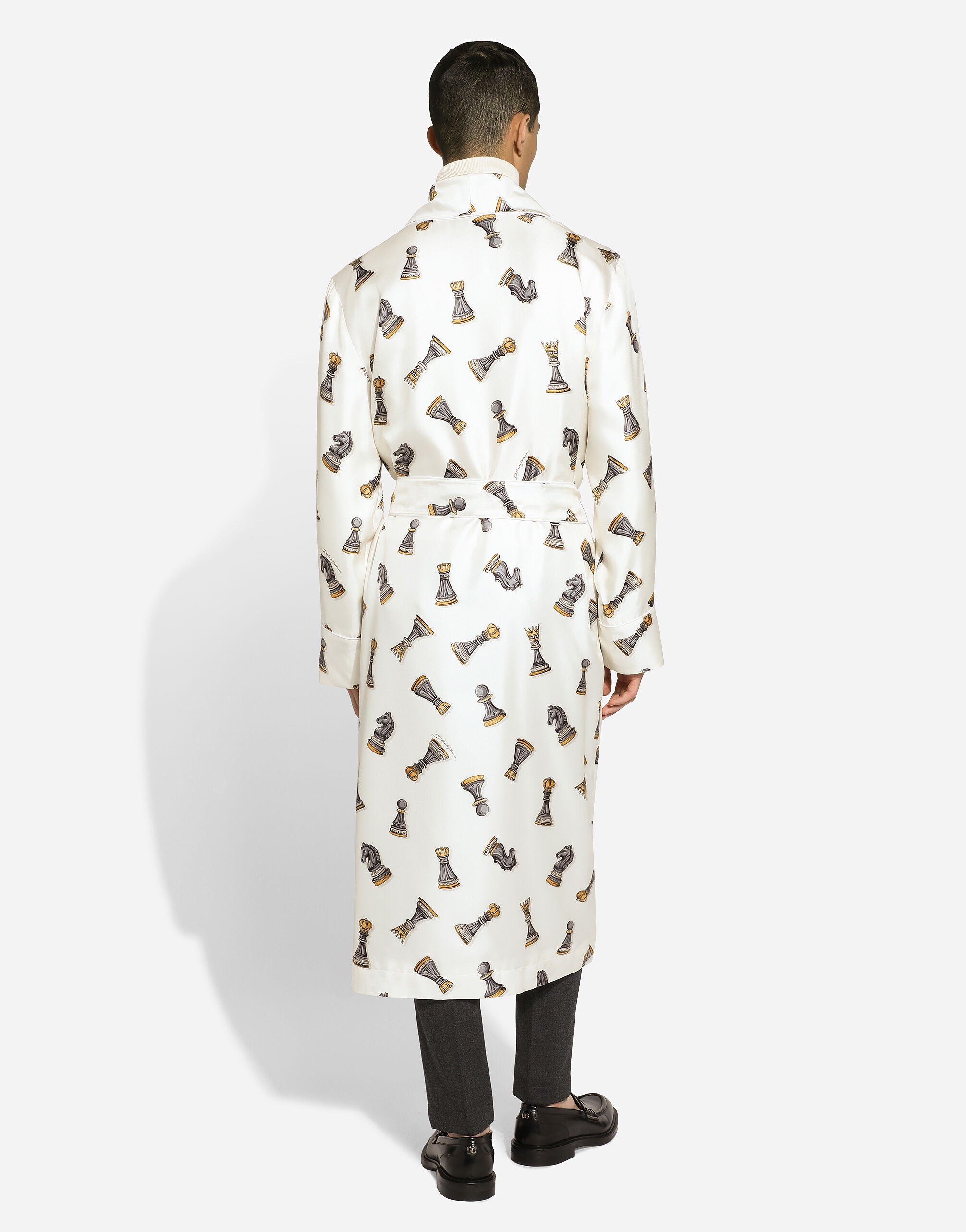 Silk twill robe with chess-piece print - 3