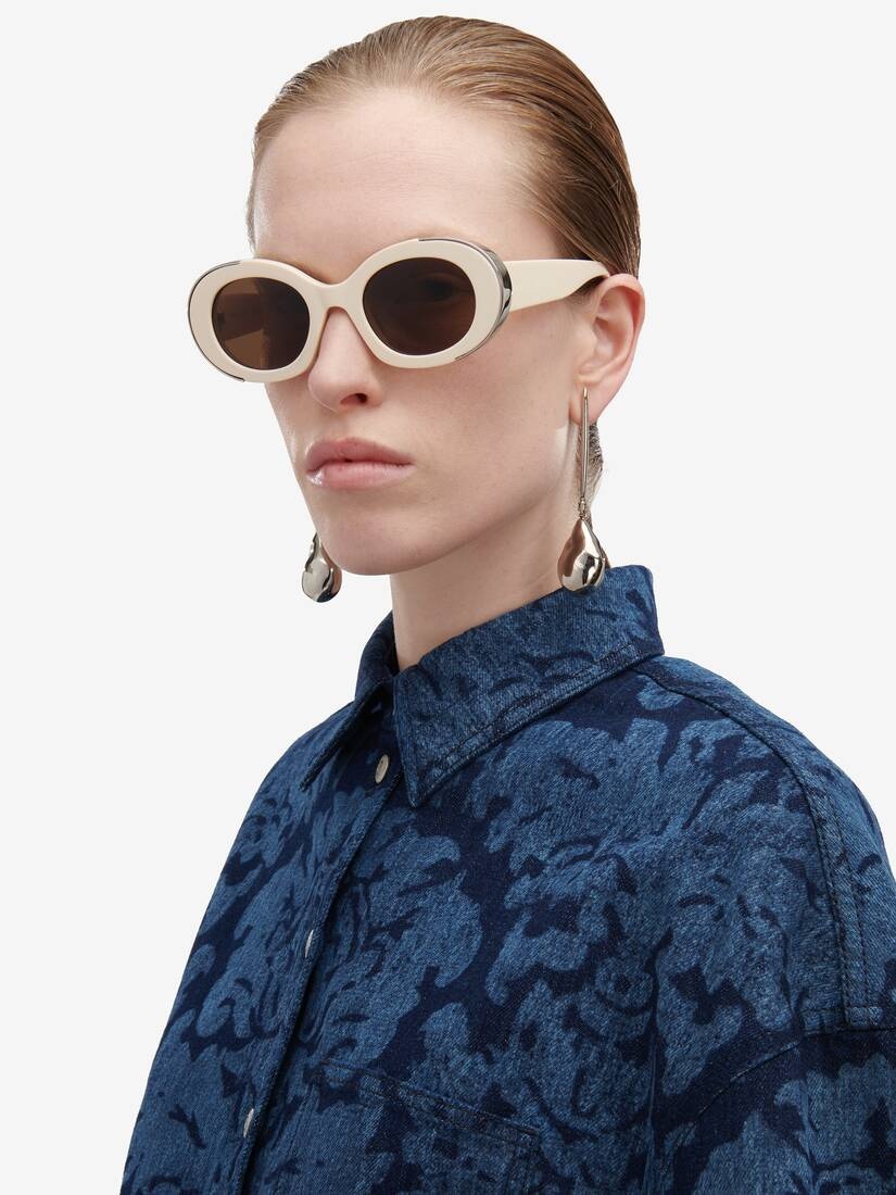 Women's The Grip Oval Sunglasses in Ivory/brown 2