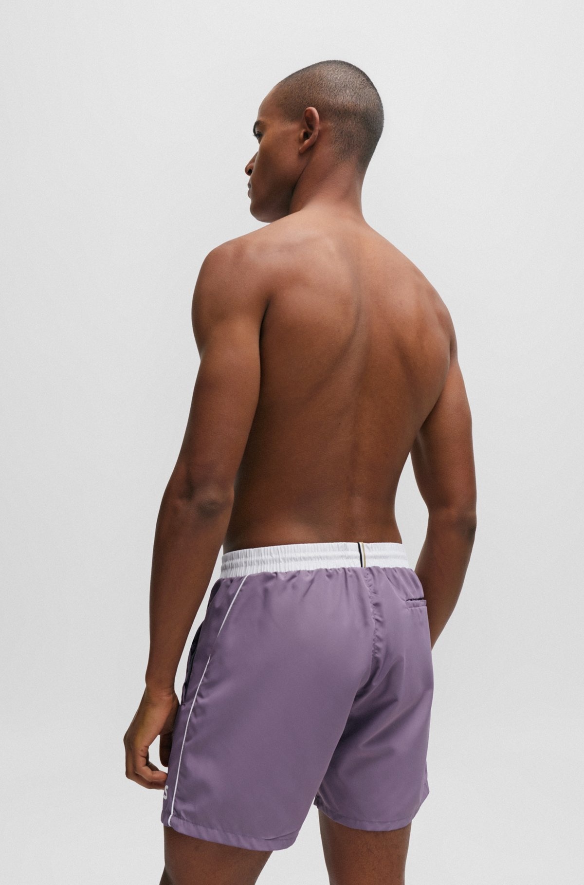 CONTRAST-LOGO SWIM SHORTS - 4