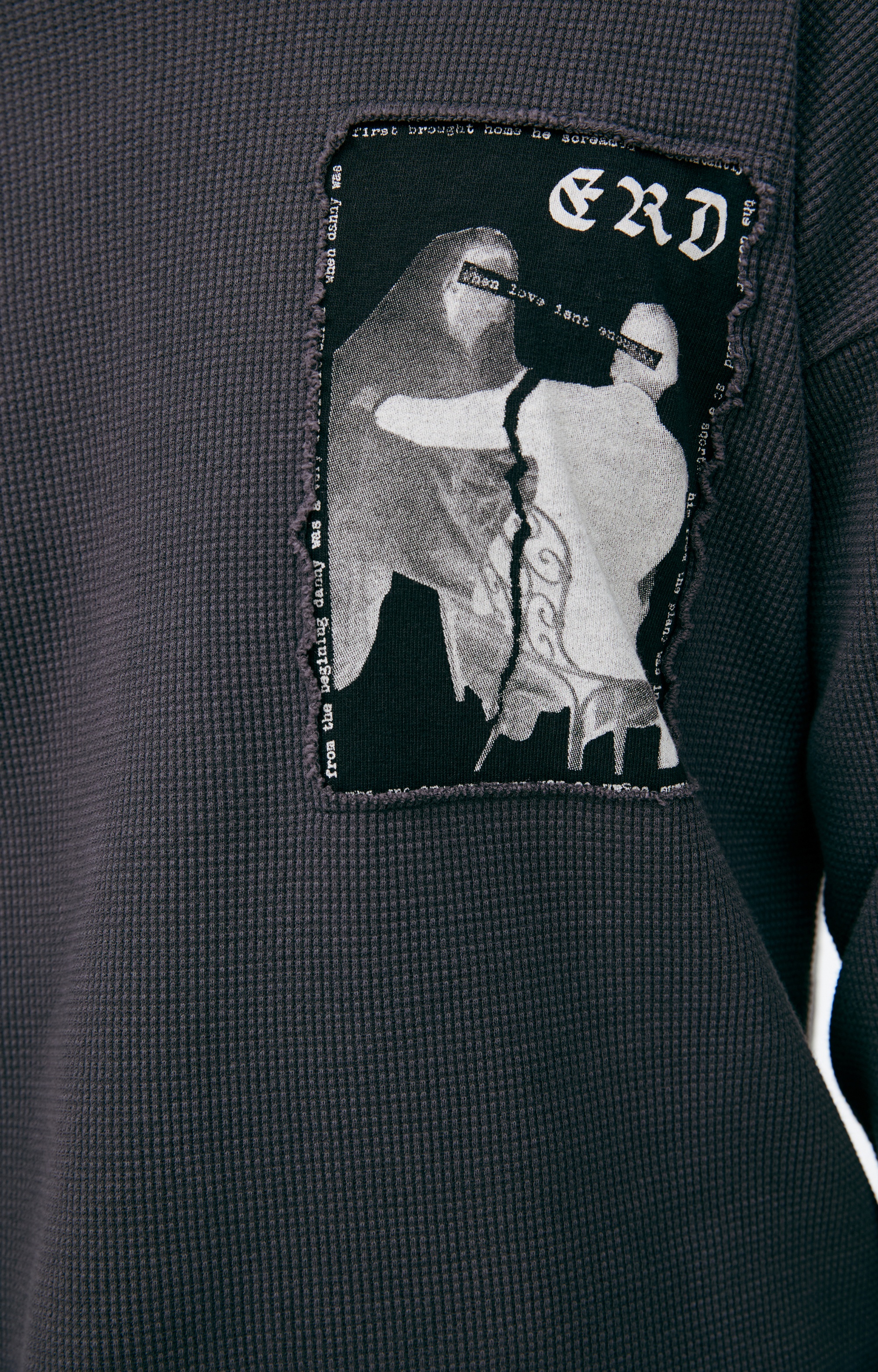 GREY LONGSLEEVE WITH PATCHES - 4