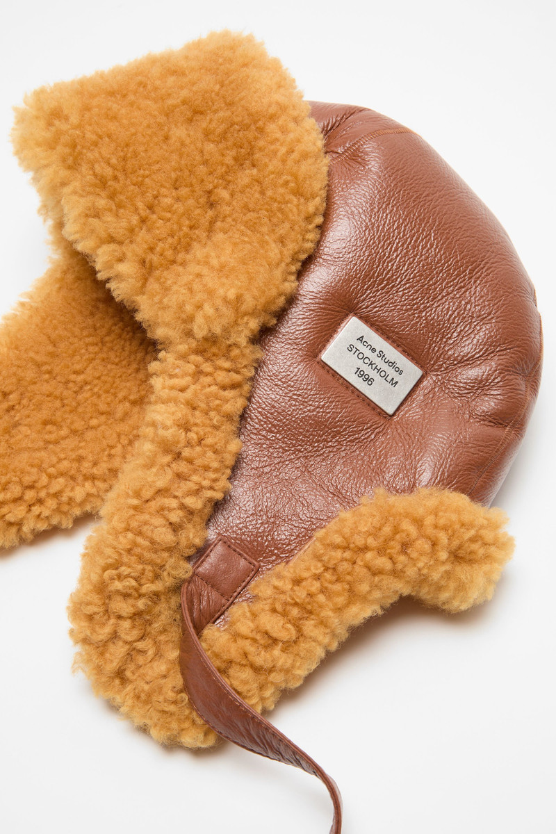 Shearling hat - Rust brown 5