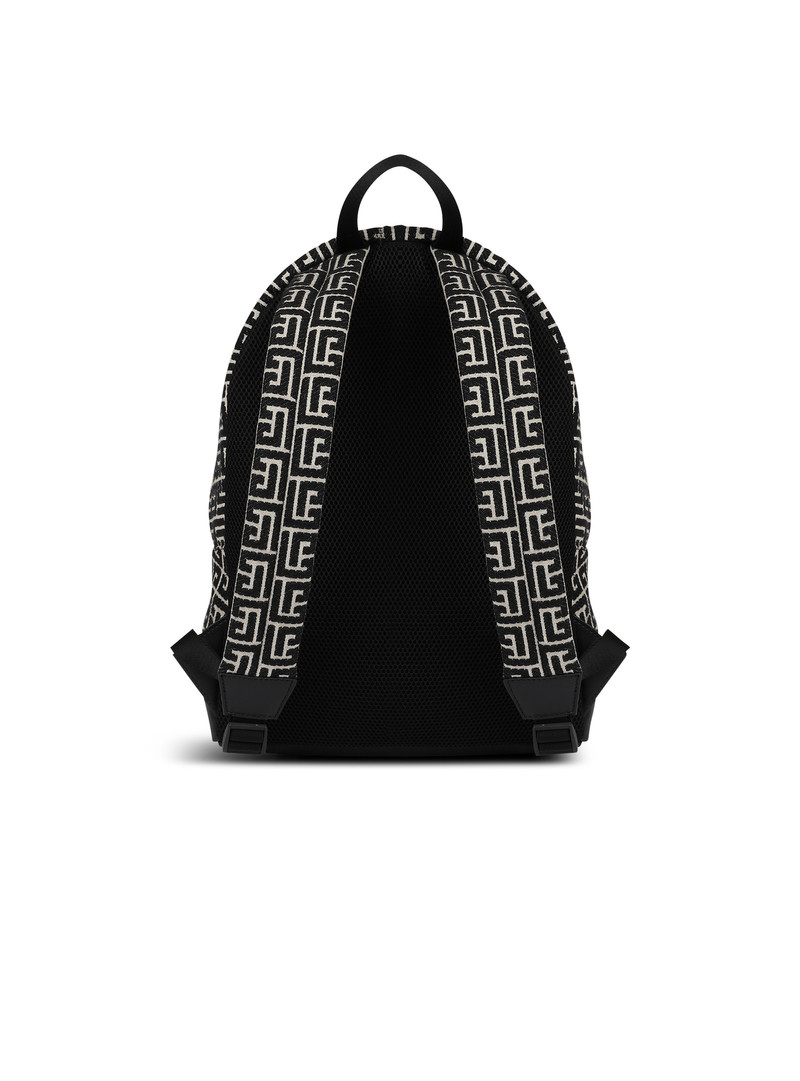 Jacquard monogram와 배낭 4
