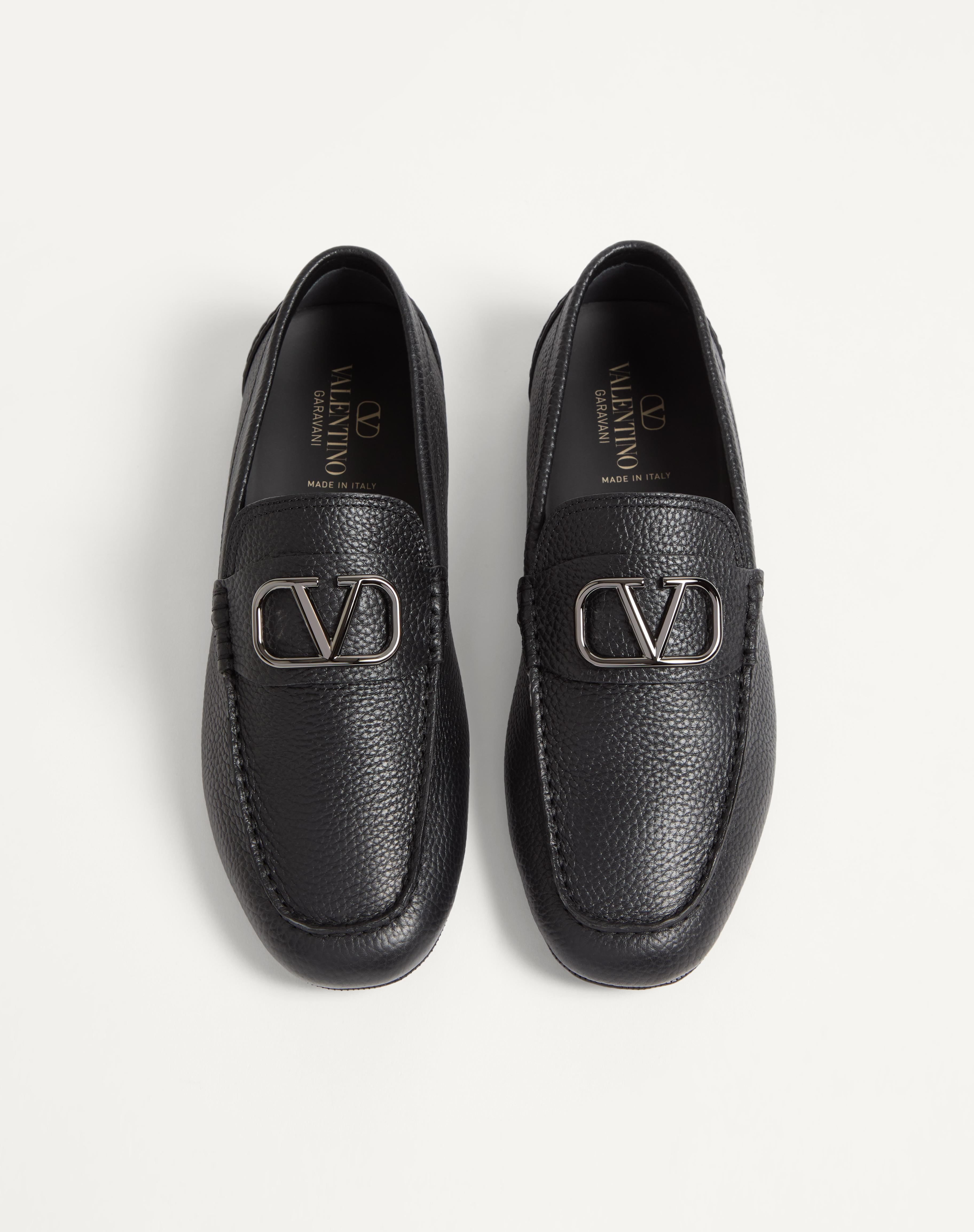 VLOGO SIGNATURE GRAINY CALFSKIN DRIVING SHOE - 4