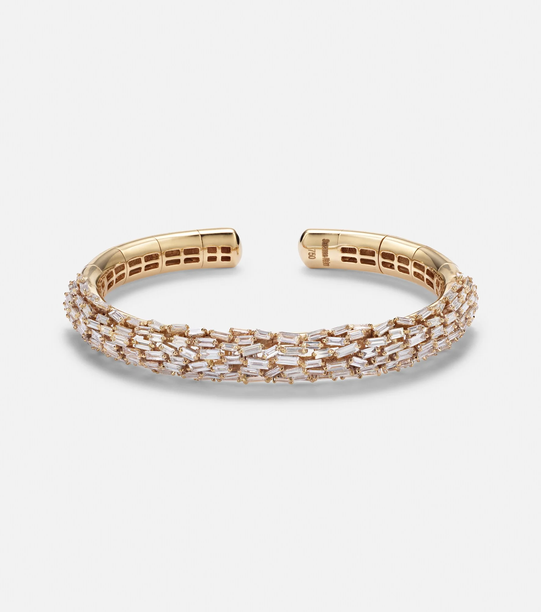 18kt gold cuff bracelet with diamonds - 1