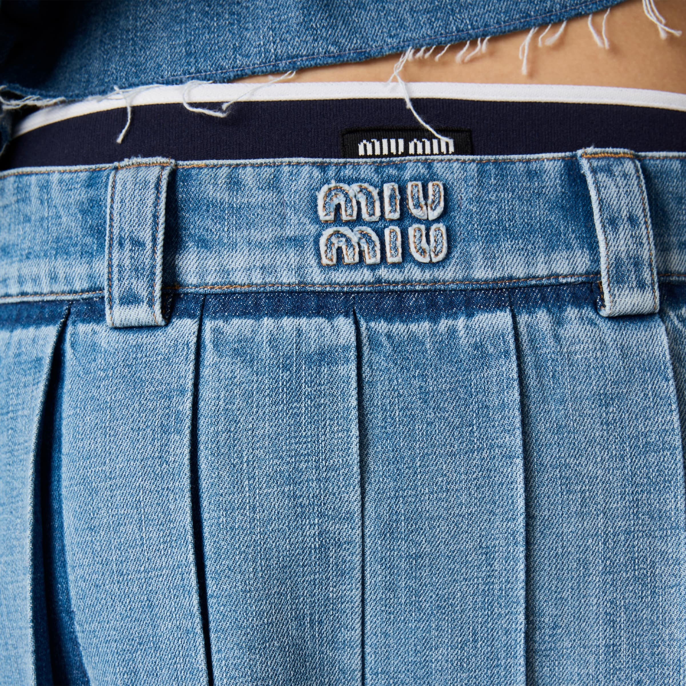 Pleated denim skirt - 5