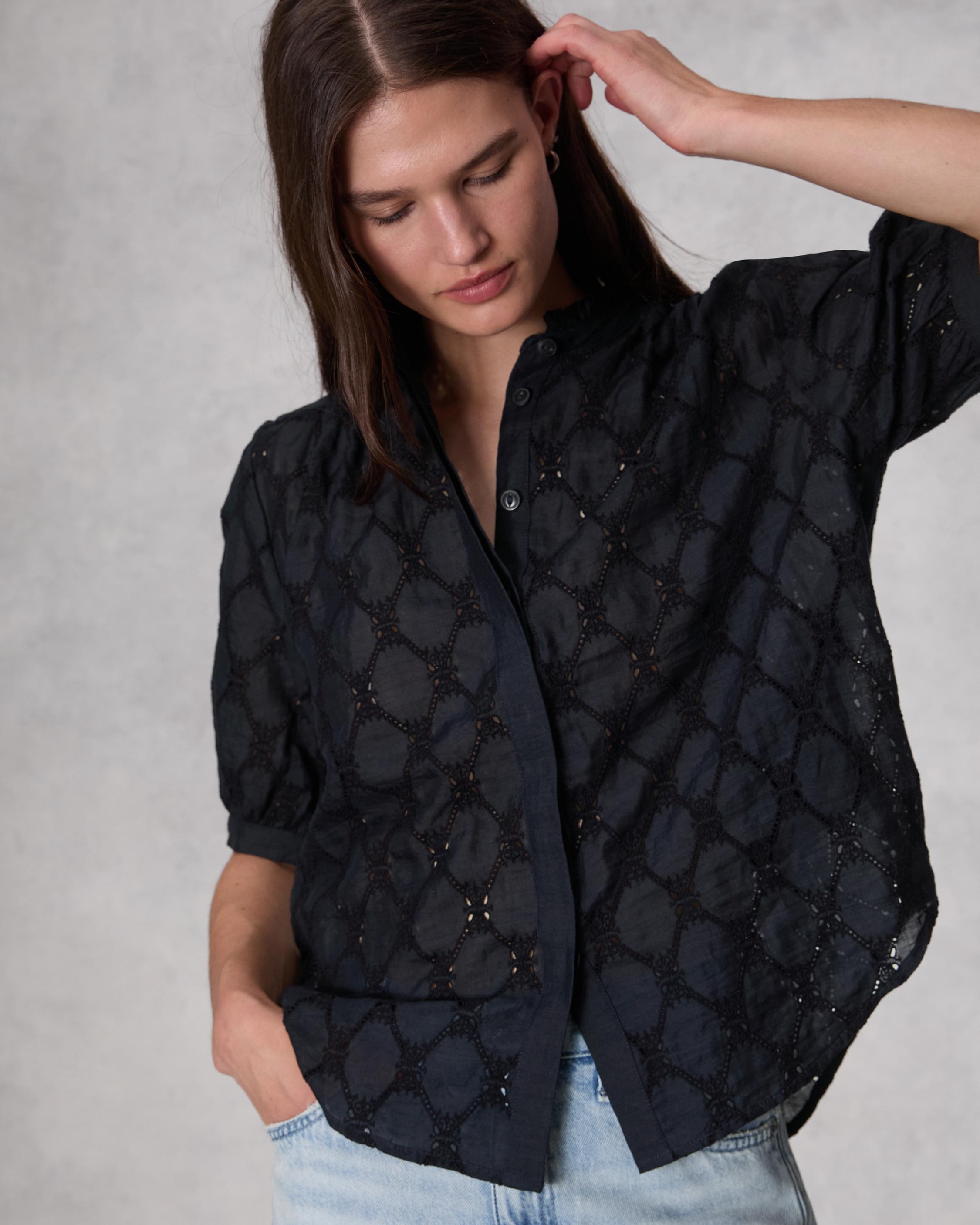 Jordan Embroidered Ramie Top
Classic Fit - 6