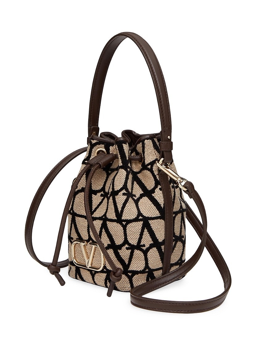 バッグ・カバンその他 VLOGO SIGNATURE SMALL BUCKET BAG WITH FRINGES Valentino Garavani Mini VLOGO Drawstring Leather Bucket Bag