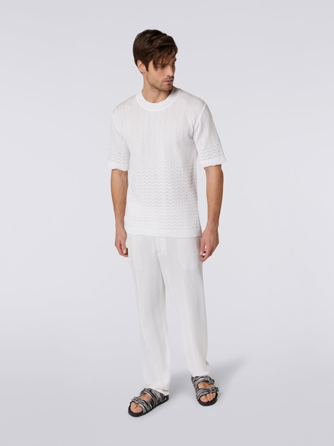 Crew-neck cotton T-shirt with tone-on-tone chevron - 2