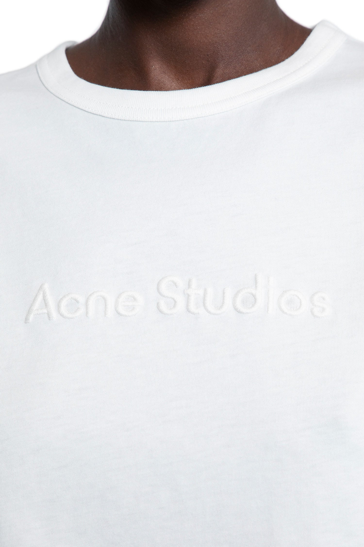 Sprayed-Fade-Out-Logo-T-Shirt - 4