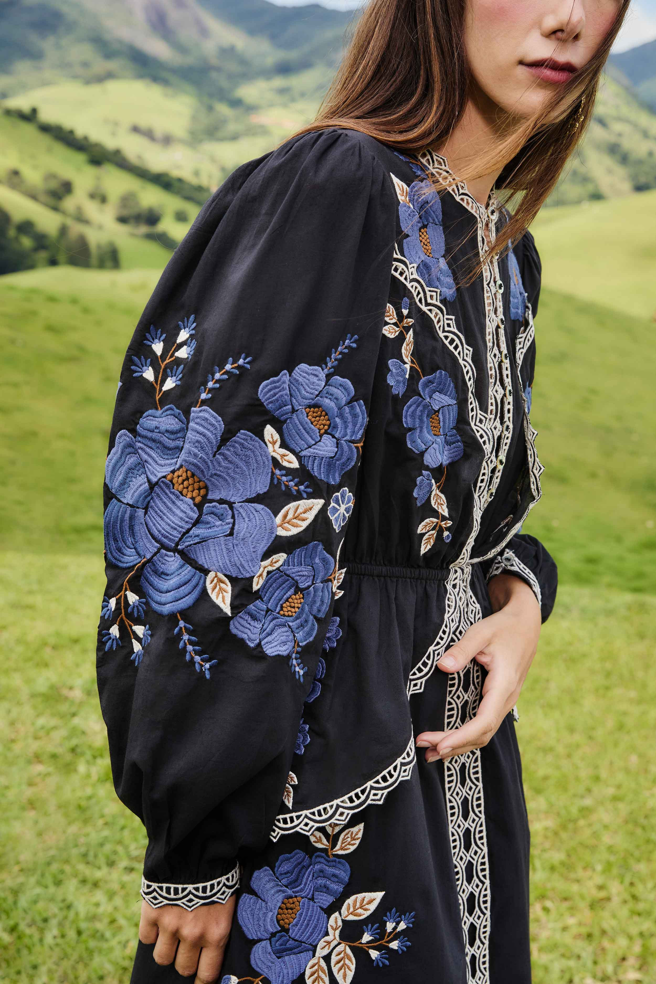 Black Embroidered Flowers Long Sleeve Midi Dress - 3