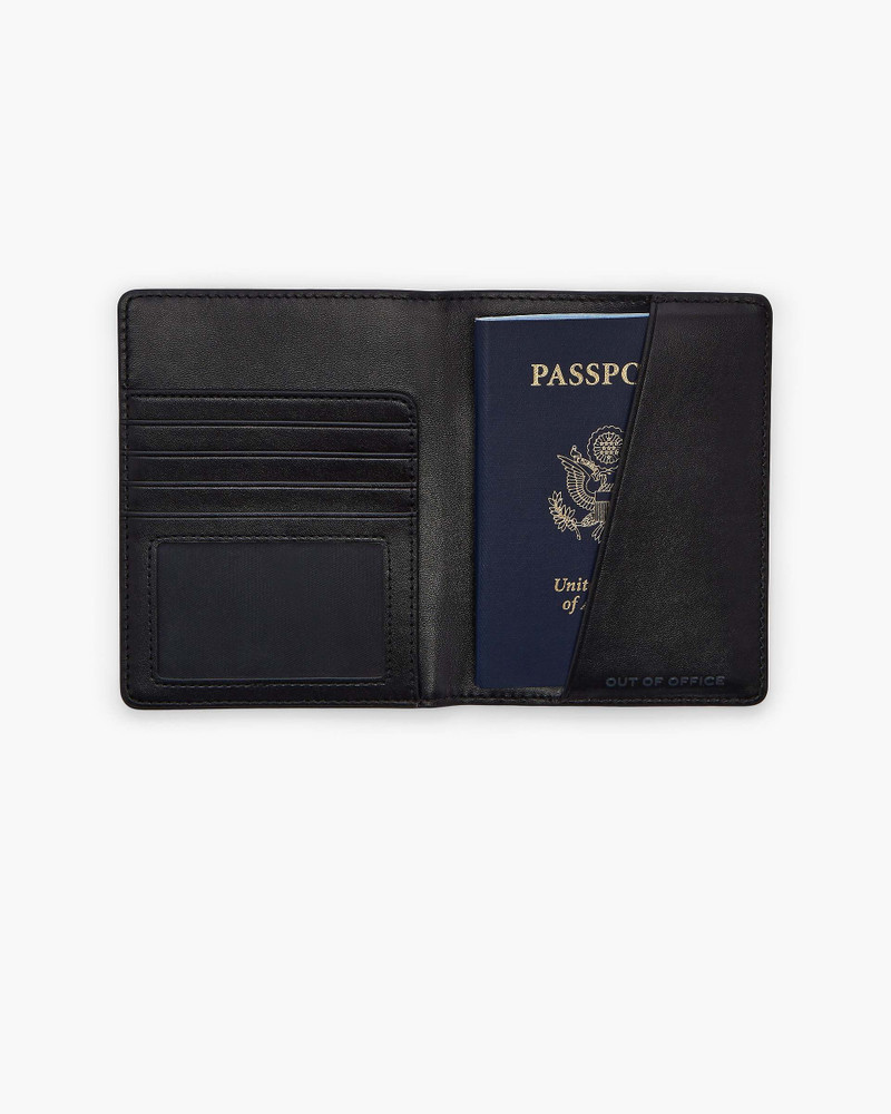 Marc Jacobs THE PASSPORT CASE outlook