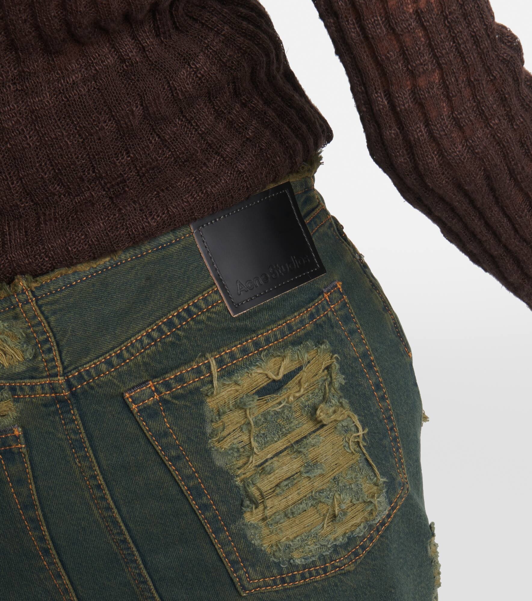 Distressed denim miniskirt - 5