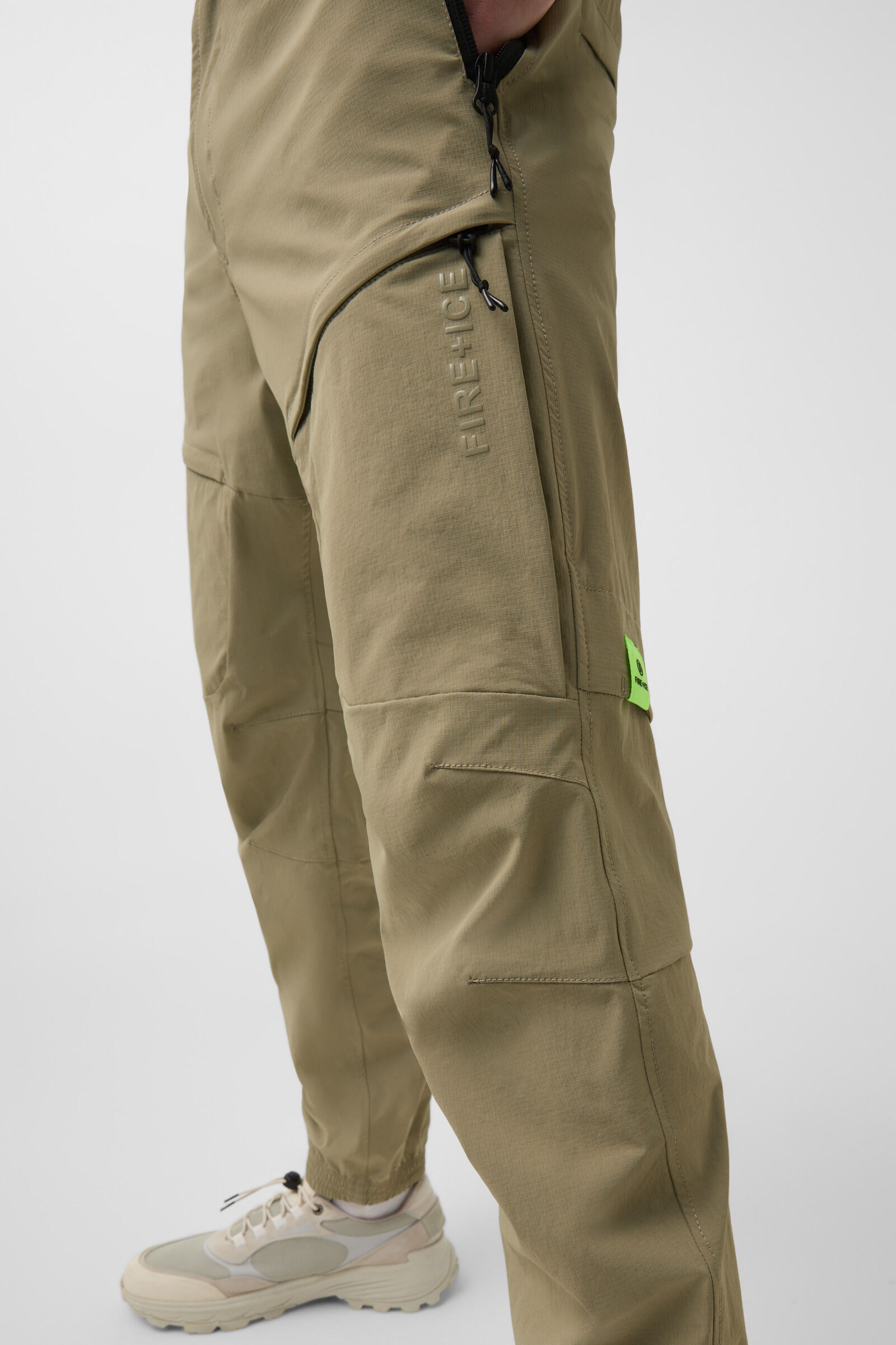 Ludwig functional pants in Khaki - 5