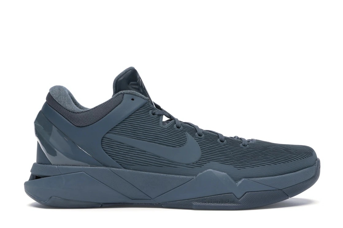 Nike Kobe 7 Black Mamba Collection Fade to Black - 1