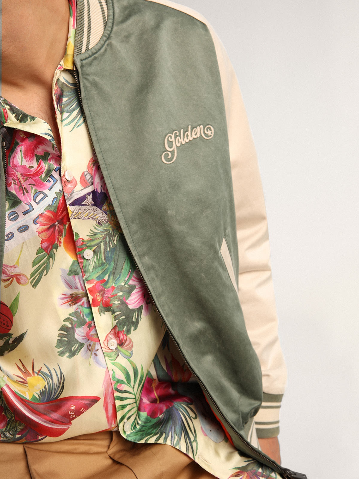 Military-green and white Journey Collection Eric bomber jacket with a lived-in effect and contrastin - 5