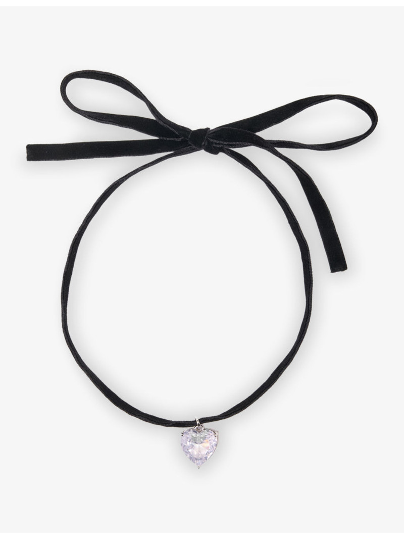 Heart-Pendant Velvet Choker Necklace 1