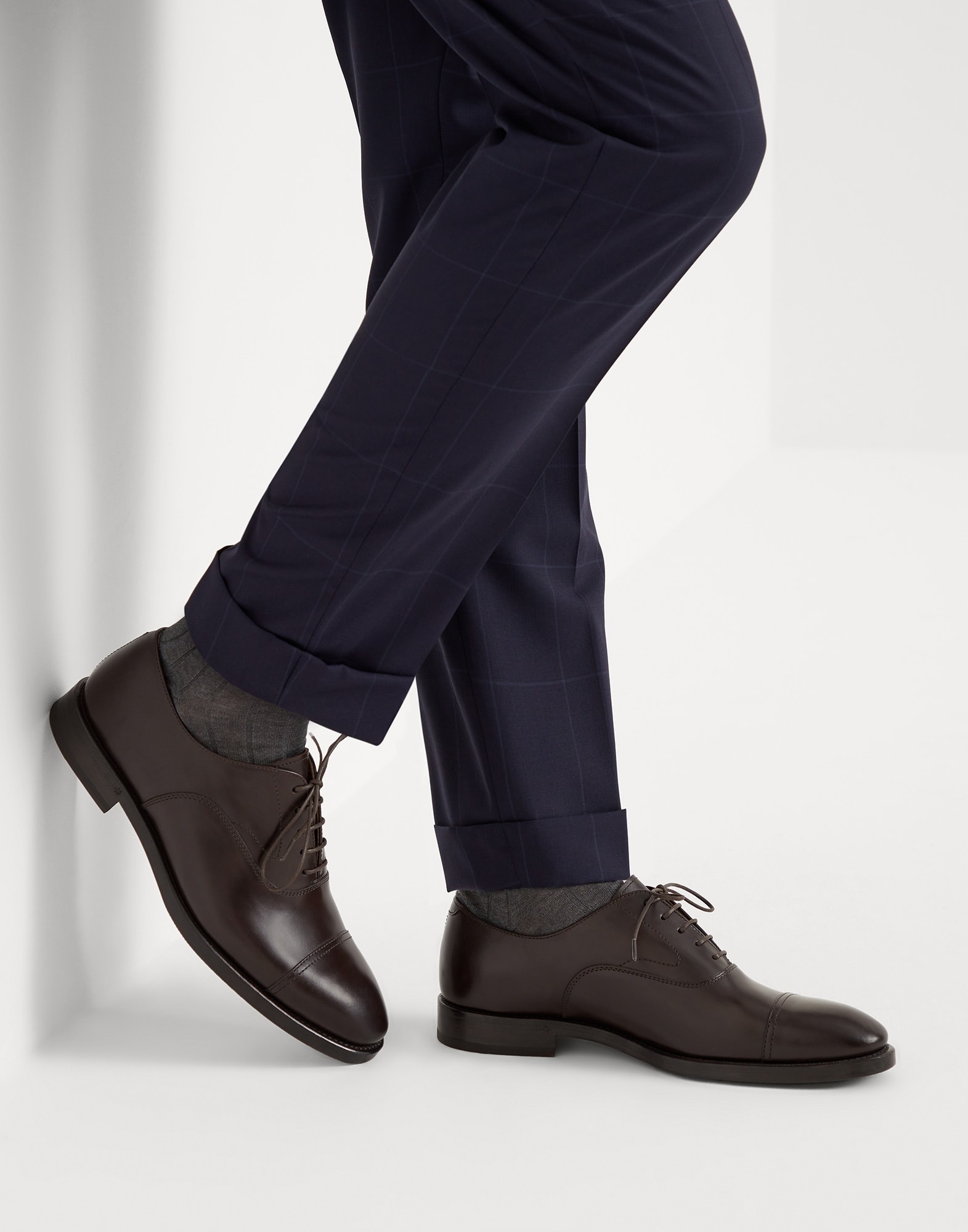 Smart calfskin cap toe Oxfords - 4