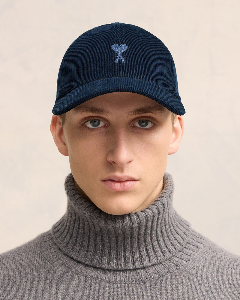 AMI Paris TONAL AMI DE COEUR EMBROIDERY CAP outlook