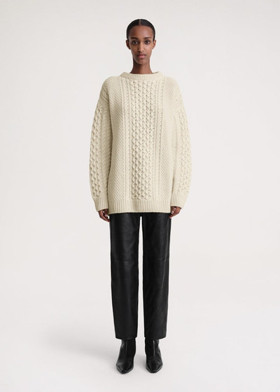 Totême Chunky cable knit cream outlook