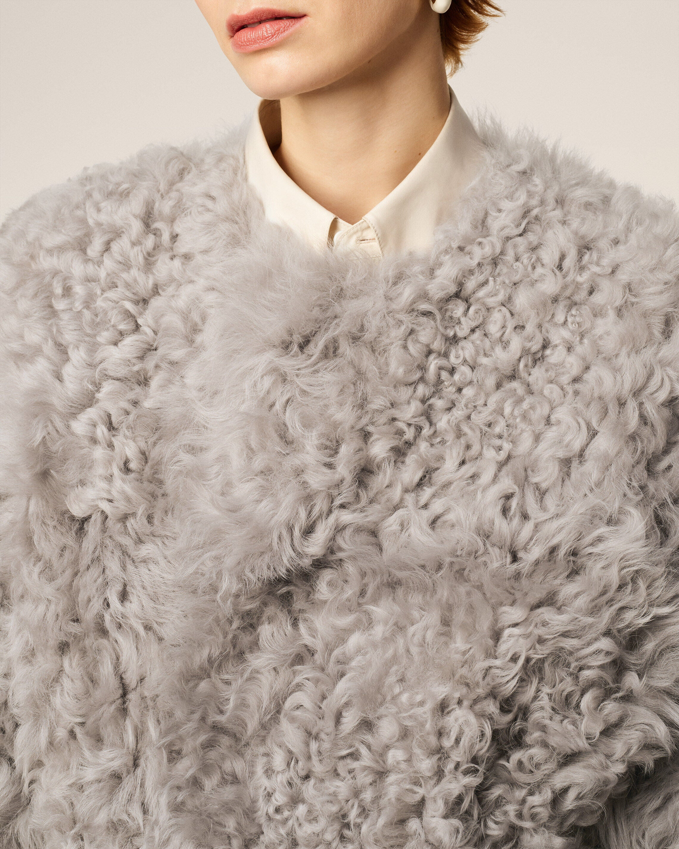 GREY SHEARLING LONG COAT - 3