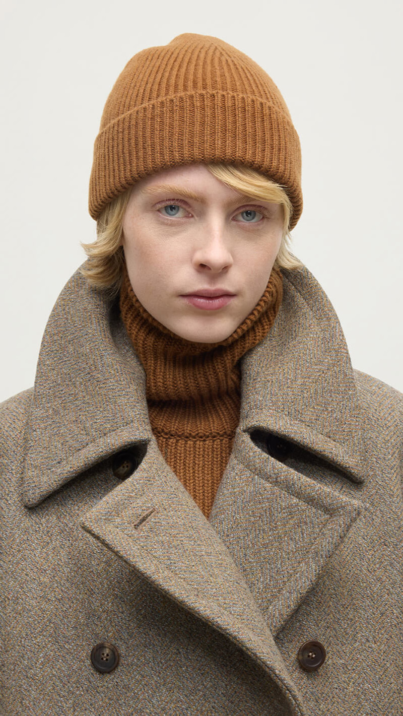 Johnstons of Elgin Ribbed Camel Cashmere Beanie outlook