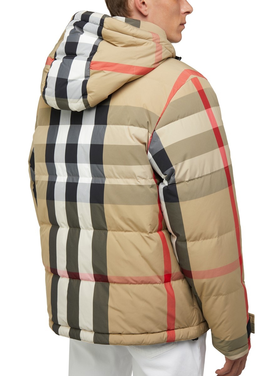 本物Burberryリバーシブル フード付きジャケット 110cm~130 本物Burberryリバーシブル フード付きジャケット 110cm~130