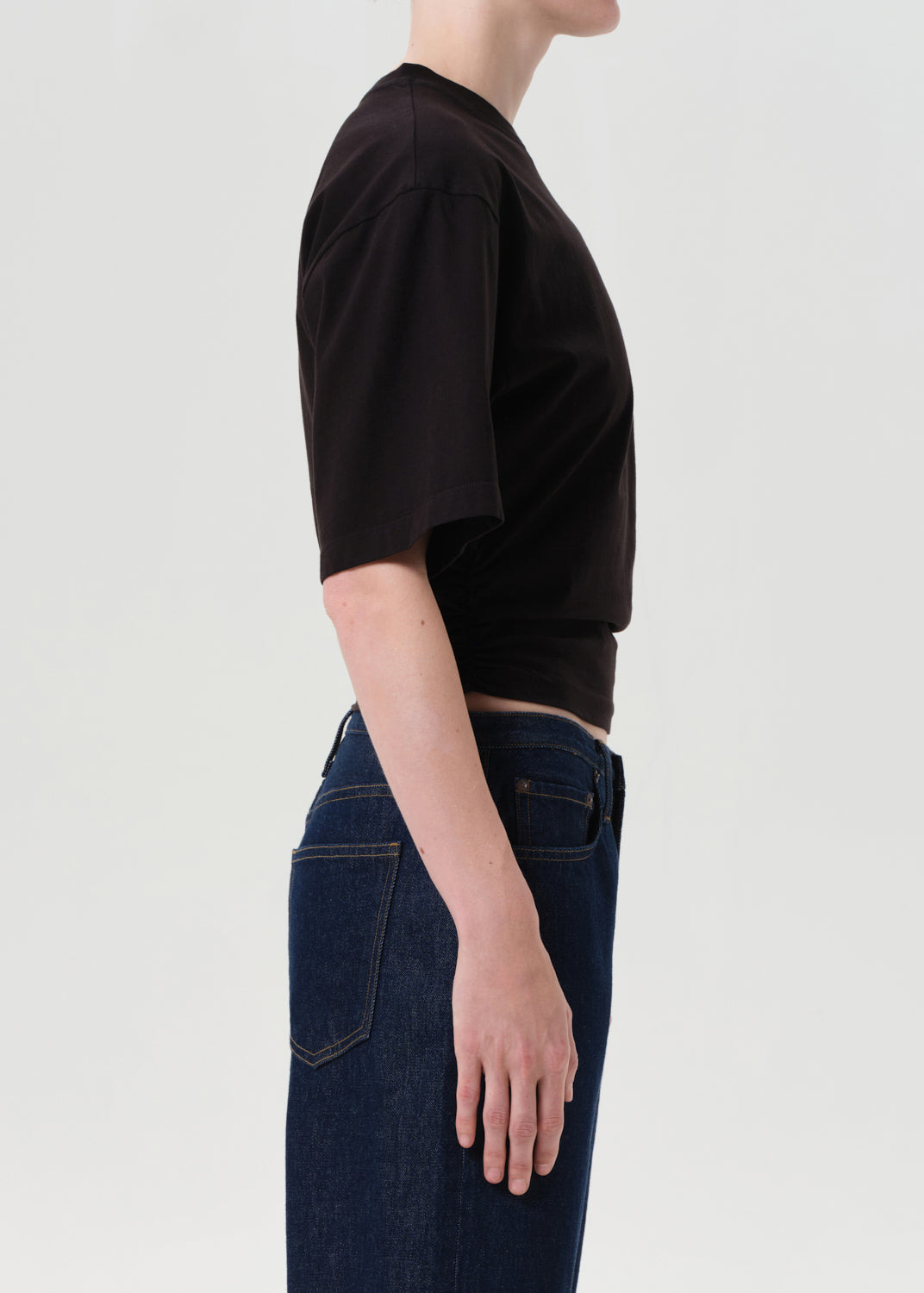 SHARI TEE IN BLACK - 4
