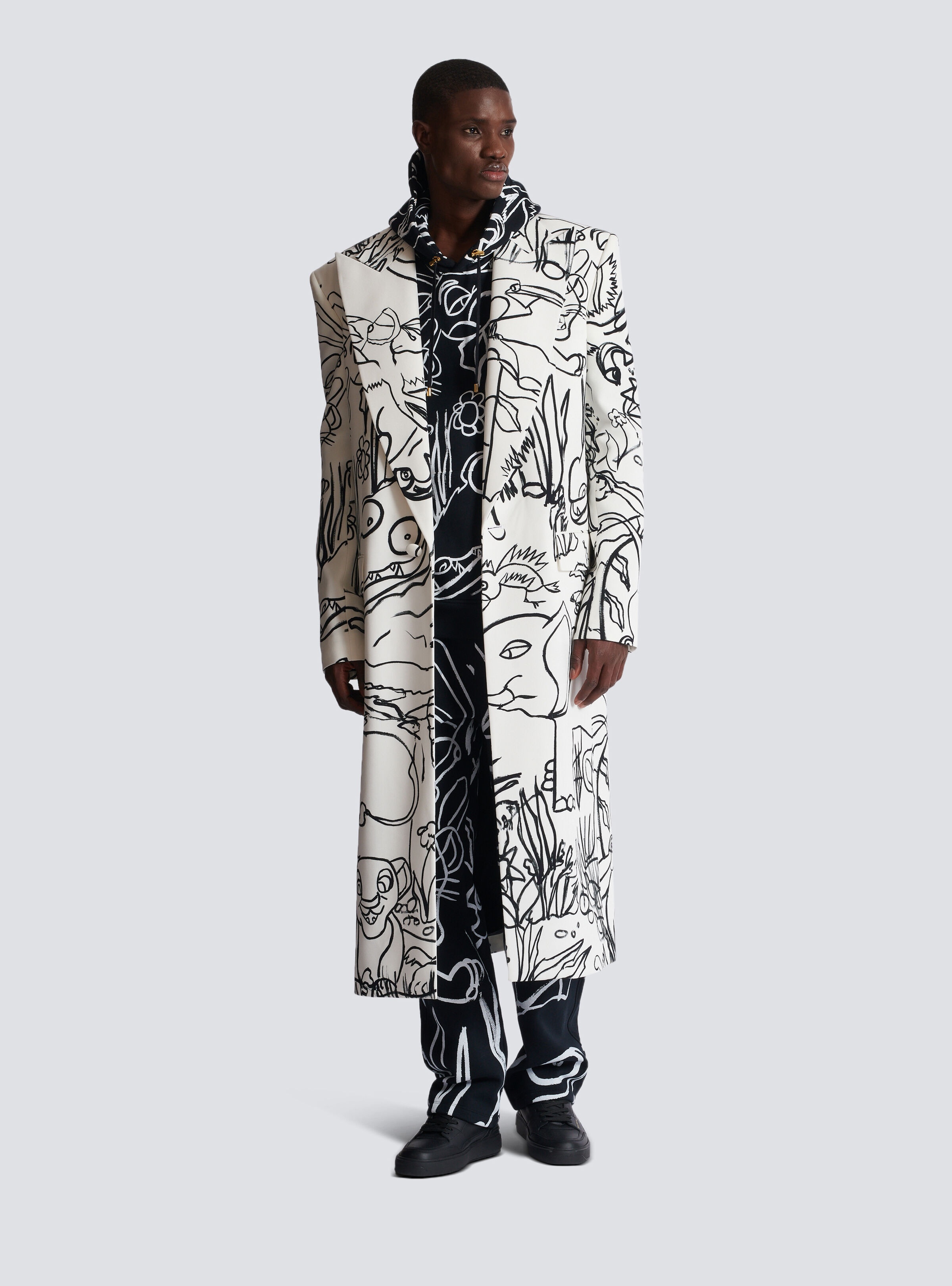 Disney x Balmain: The Lion King - Long crepe coat with Enfant Précoce print - 2