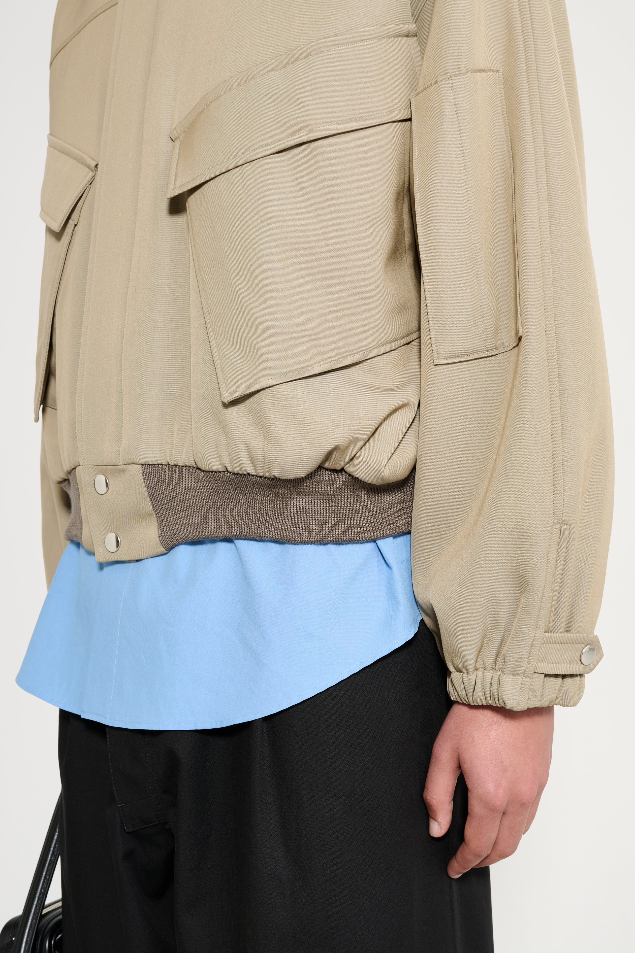 AURALEE LIGHT WOOL MAX GABARDINE CHAMBRAY PADDED FLIGHT BLOUSON KHAKI BEIGE - 5