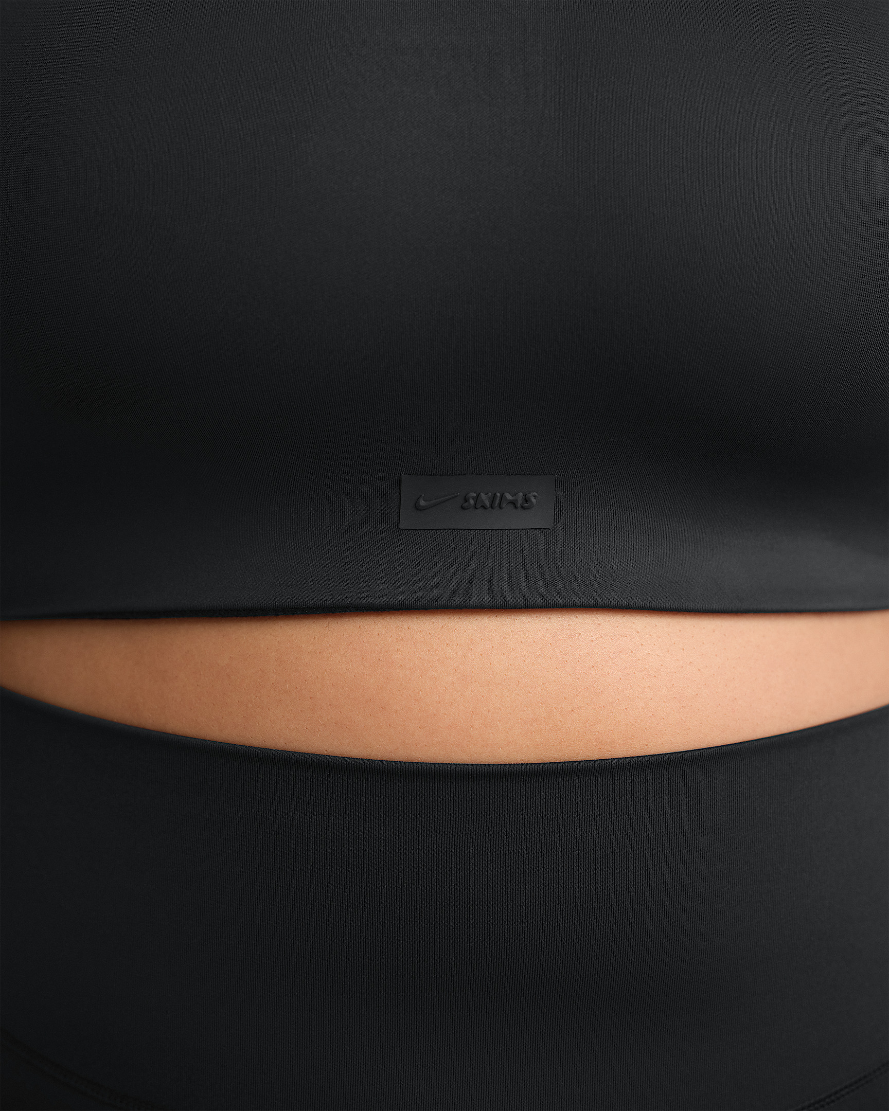 NikeSKIMS Matte Women's High-Neck Bra - 10