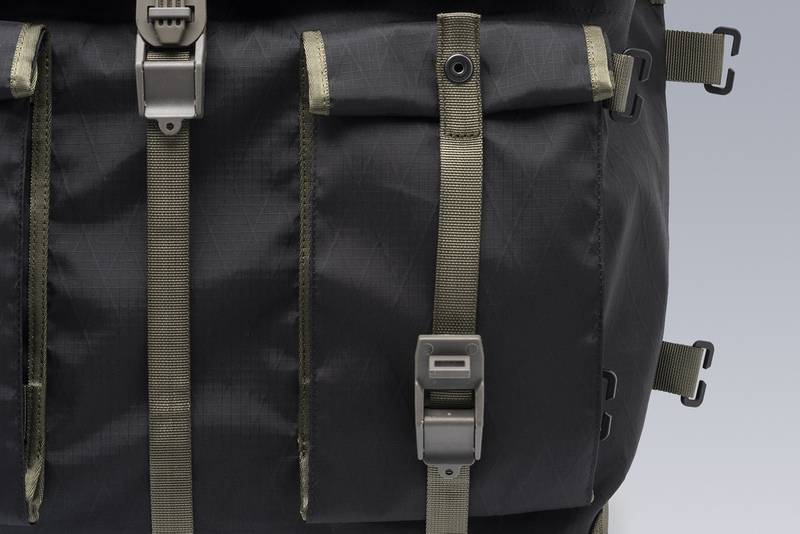 ACRONYM 3A-5 Messenger Einsatztasche Black ] | REVERSIBLE
