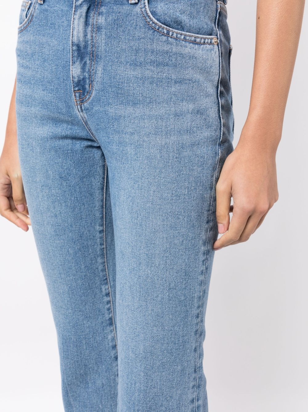 faux-pearl embellished mid-rise cropped jeans - 5
