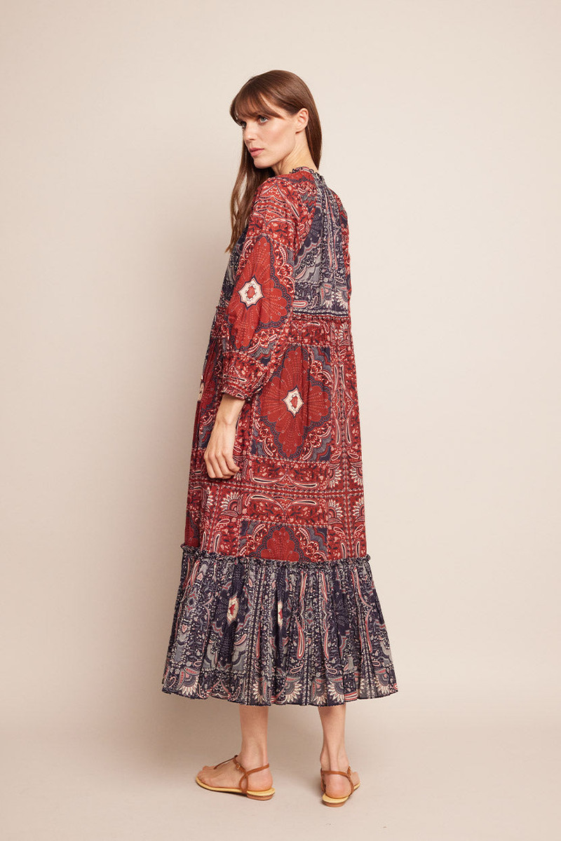 Mari Dress A Statement in Relaxed Sophistication 3