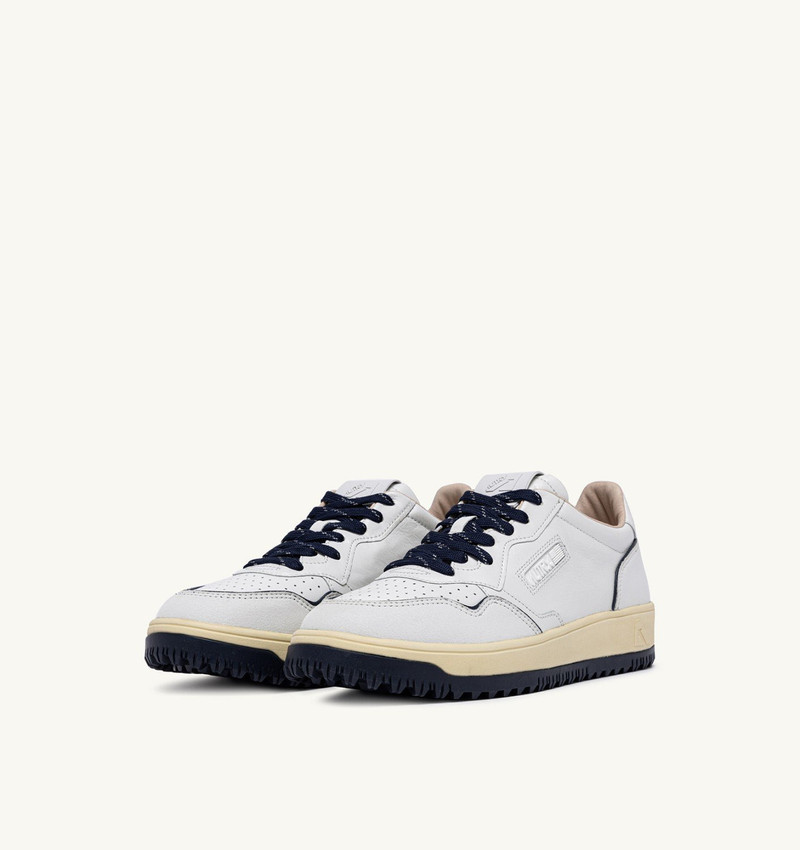 AUTRY GOLF LOW SNEAKERS IN WHITE AND NAVY LEATHER outlook