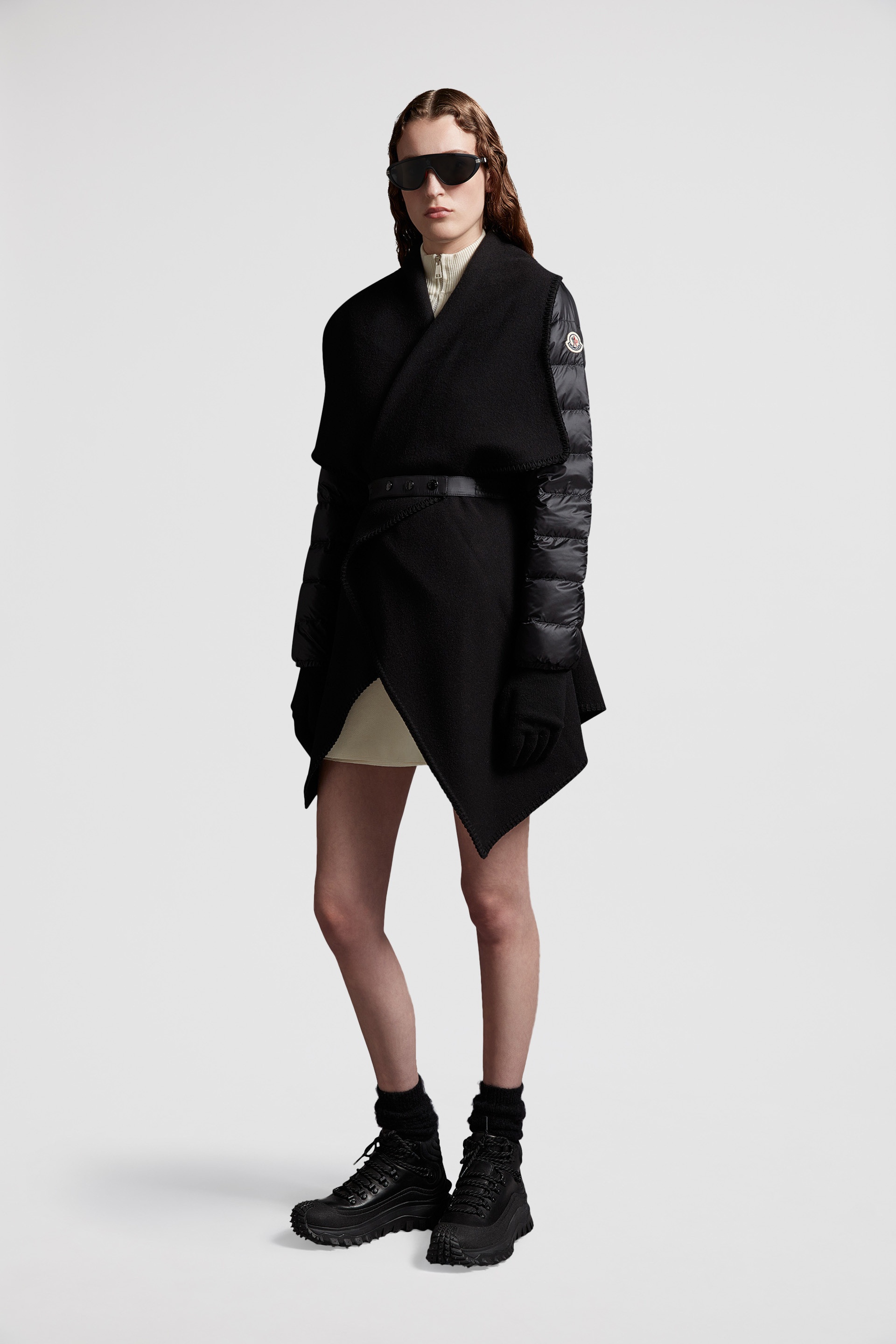 【MONCLER】PADDED WOOL FELT CAPE ダウン フェルト ケープ Moncler Wool Felt Cape | REVERSIBLE