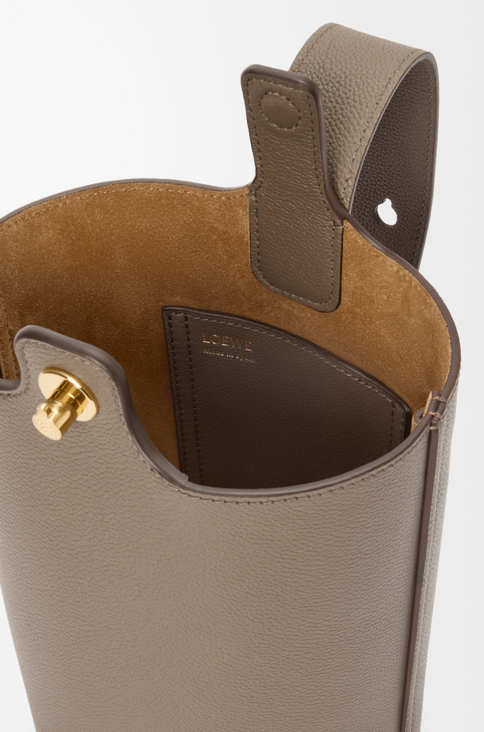 Mini Pebble bucket in soft grained calfskin - 7