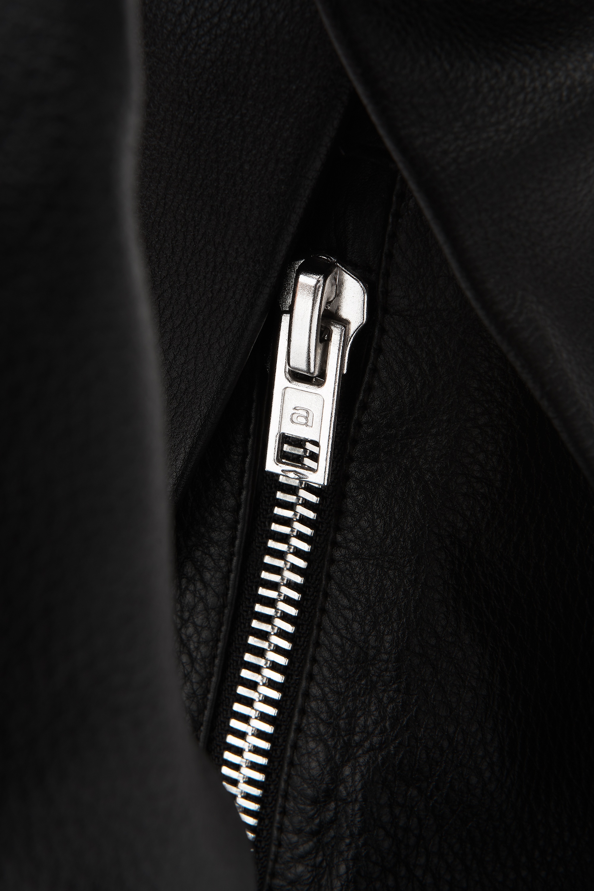 SMALL HOBO BAG IN MOTO LEATHER - 4